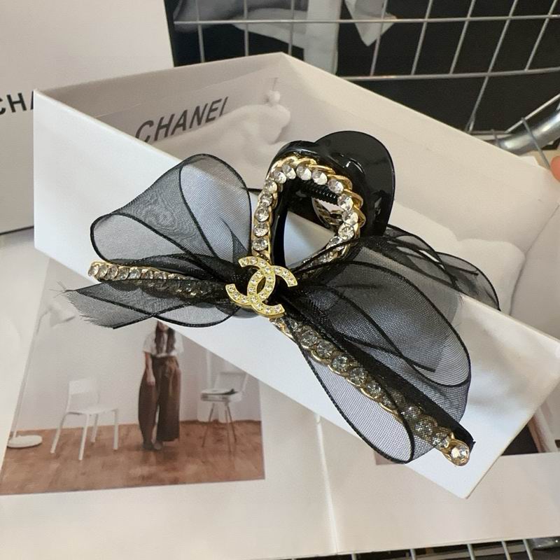 Chanel Hair grab clip hh42